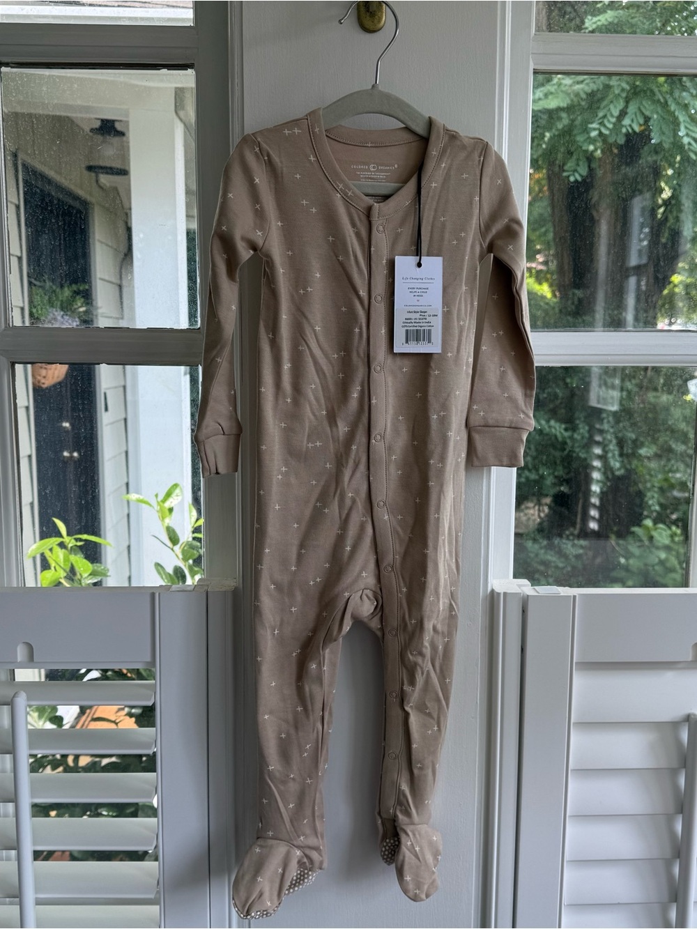 NWT Organic Cotton Footed Sleeper - Sand & Stars size 12-18M